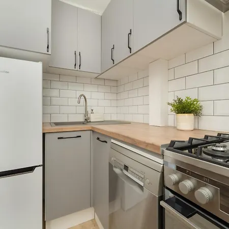 W Centrum Wroclawia Tuz Przy Rynku Z Biurkiem Do Pracy Zdalnej By Renters * Vratislav